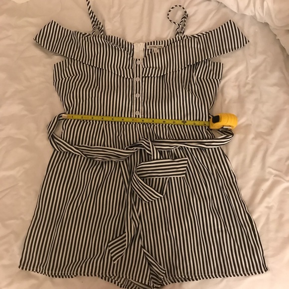 Stripped Cold Shoulder Romper - Picture 7 of 8